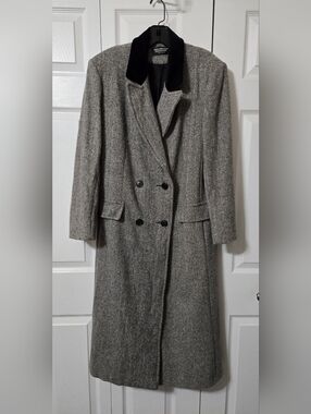 Gray Herringbone Double-Breasted Wool Blend Trench Coat W/Velvet Collar, Large